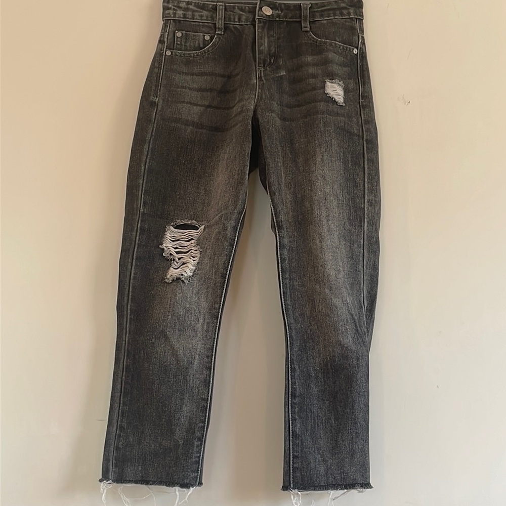 Kids grey skinny jeans super cute and in style